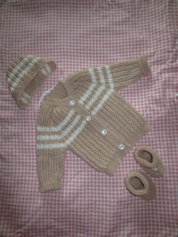 Бабушка готовится к рождению внучки)