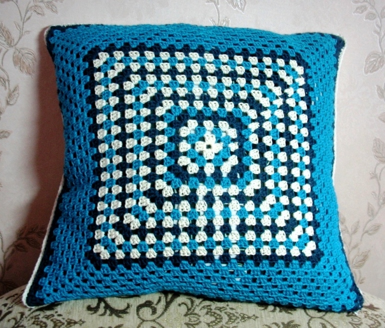 Диванная подушка