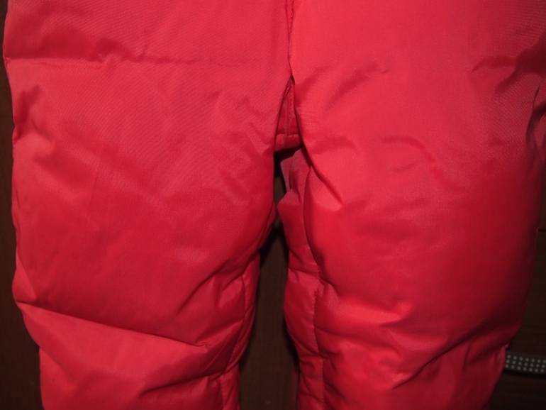 Продам пуховый полукомбинезон Chicco и куртку. 2000 за все!