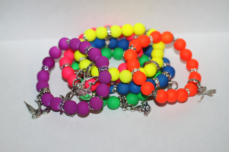 Радужные браслеты