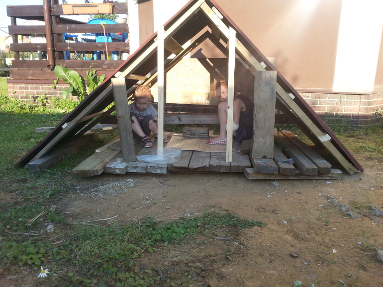 Свой мааааленький домик.