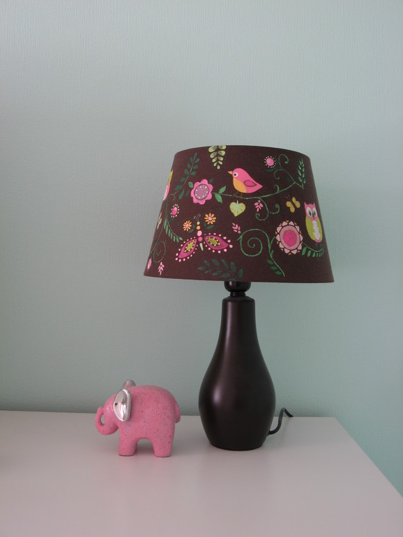 Декор для комнаты моей дочки.Лампа, одеяло,подушки