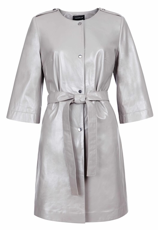 КАКОЕ ПАЛЬТИШКО ПРИОБРЕЛА В СНЕЖНОЙ КОРОЛЕВЕ)))