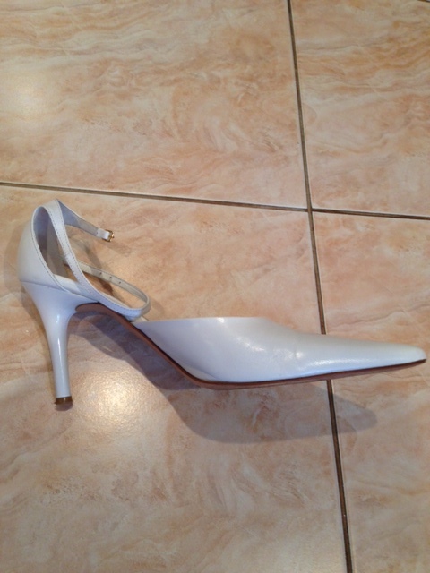 Продаю босоножки. Одеты один раз.