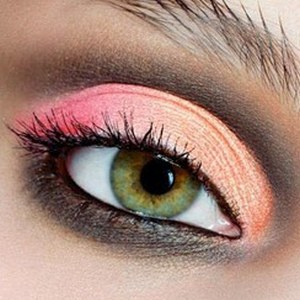 Легкий макияж для зеленых глаз