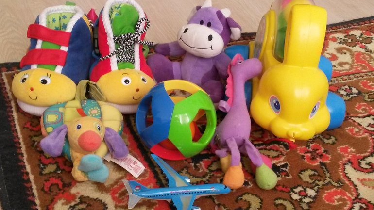 игрушки детские..600р