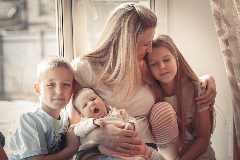 Таня, Саша, Денис и малышка Лерочка