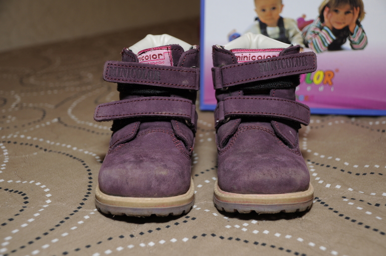 Продаю обувь на 1,5 - 2,5 года