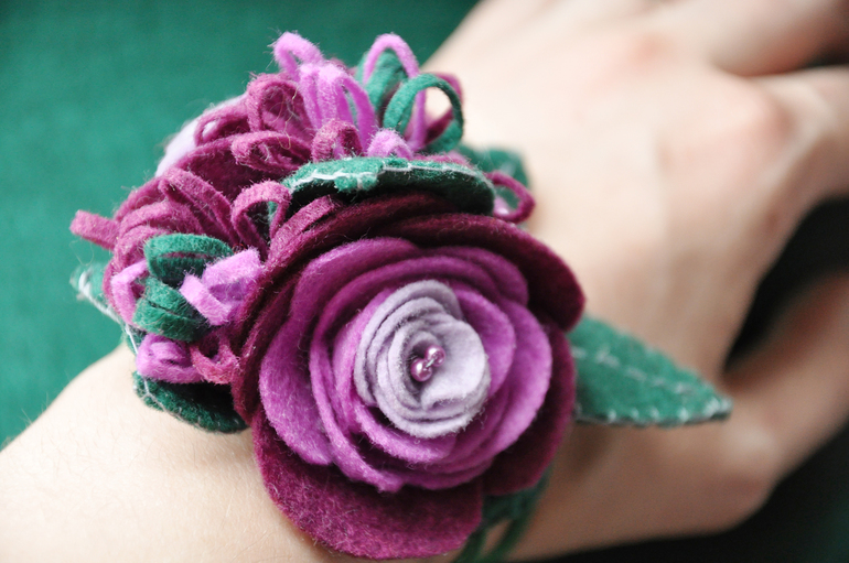 Браслет на руку мне и ободок доче