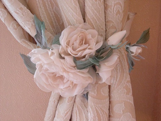 Идеи подхватов для штор в детскую