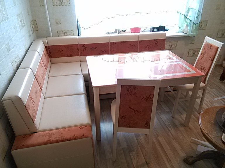 Кухонный уголок привезли! ФОТО!