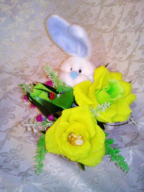 Зайка с розами