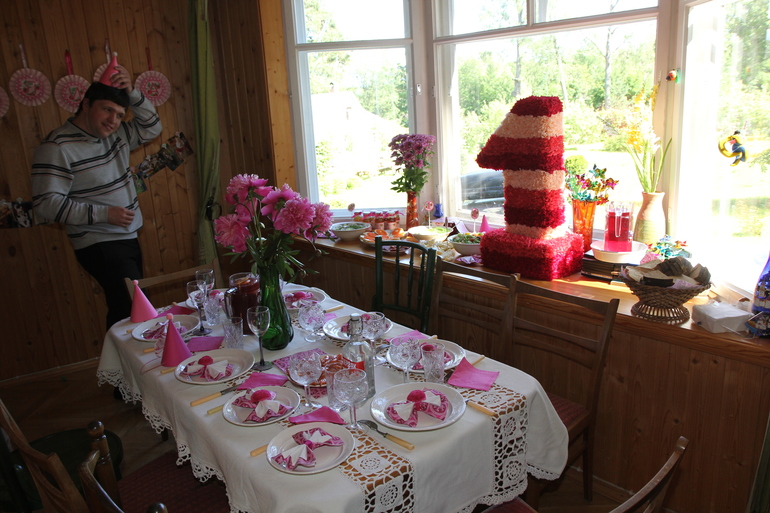 Аделинке-малинке год! Двухдневное отмечание )))