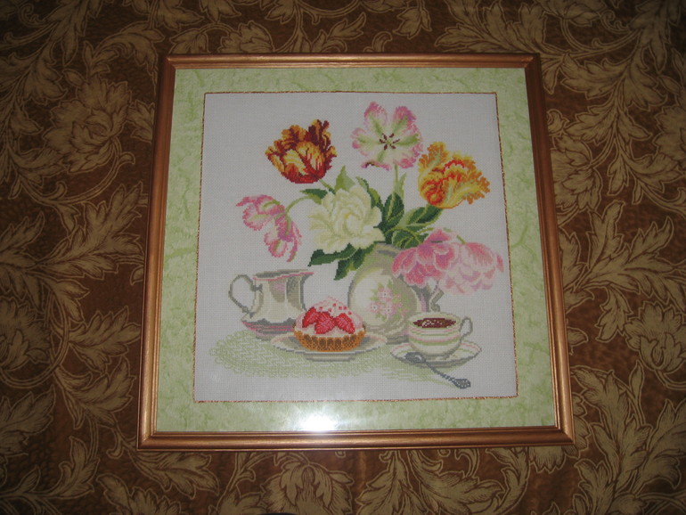 "Натюрморт с тюльпанами" от фирмы "Риолис".