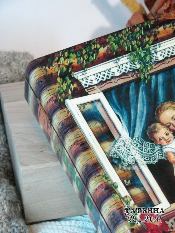 Шкатулка-книжка "Мамино окошко"