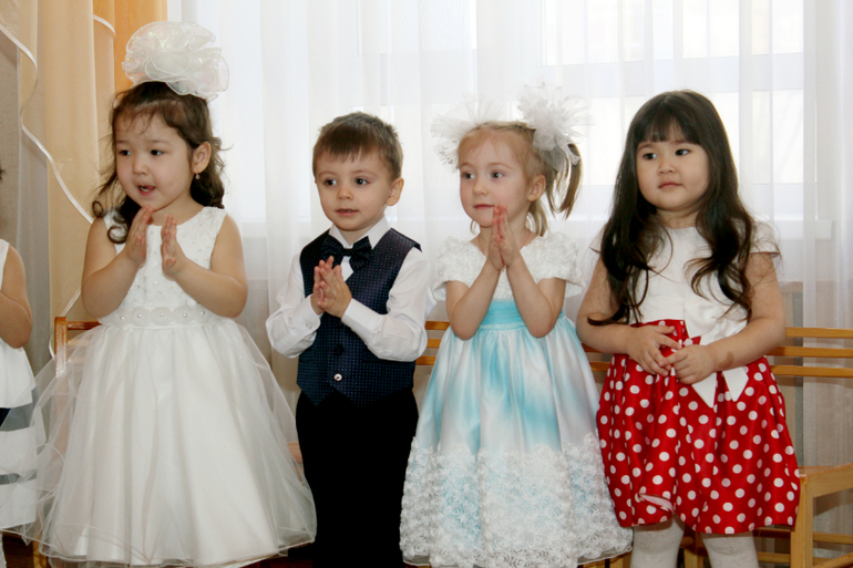 Детский сад)))