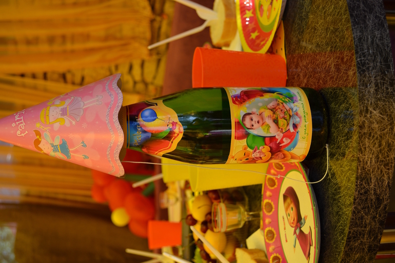 Годик в стиле пчелки)))