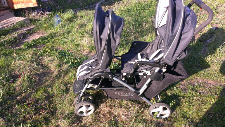 Коляска для погодок Graco Stadium Duo