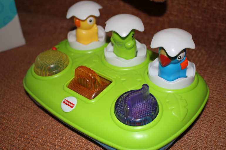 Продаю Fisher Price 2 игрушки (телефон-каталка, веселые друзья)