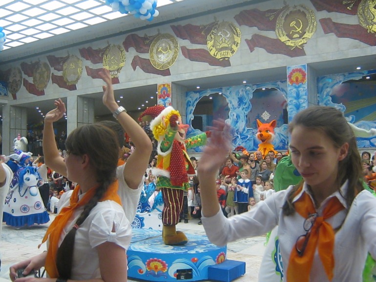 Кремль  и елочка )