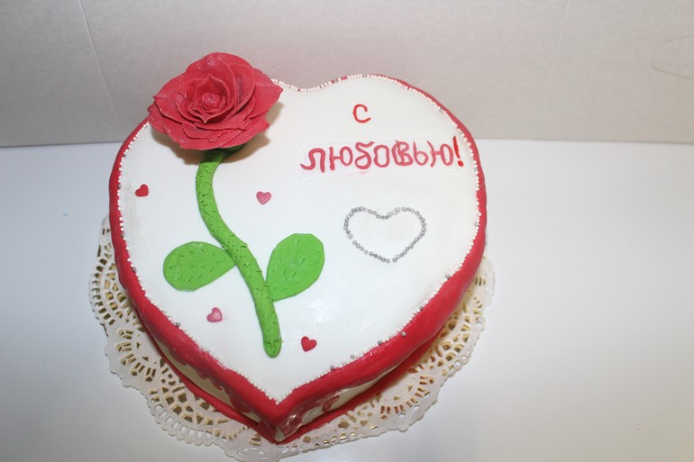 снова тортик и фигурки.