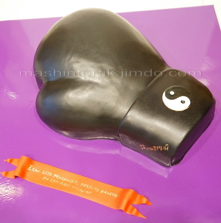 боксерская перчатка