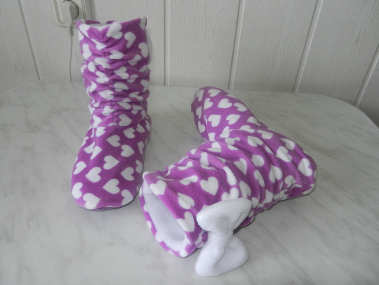 Халат из велюра + тапки на лапки.