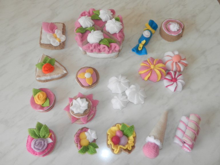 "Еда" из флиса.