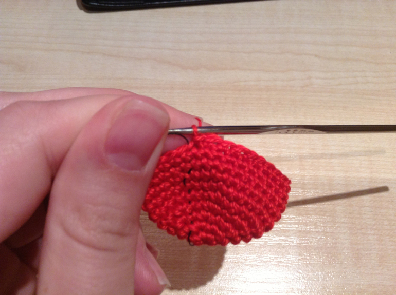 Обвязка яйца от киндера.