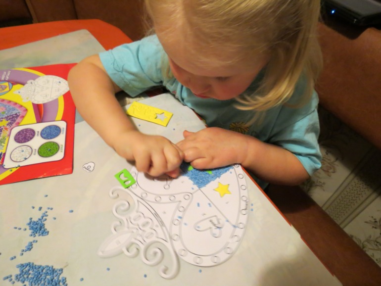 Ждем Новый год и получаем задания.