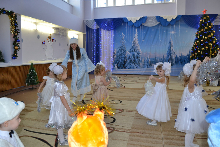 НГ в садике. Многофотокмалослов