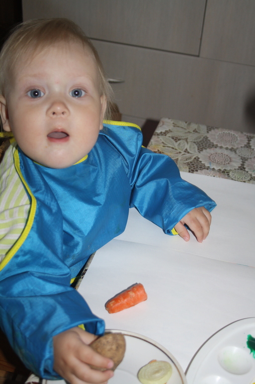 Рисуем штампами. Даша.