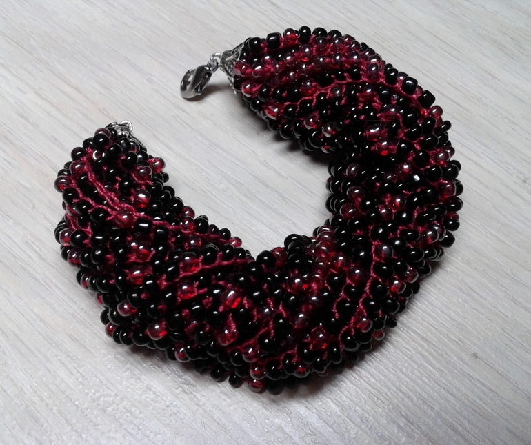 Что на руке зимой и летом? Порадую себя браслетом ))