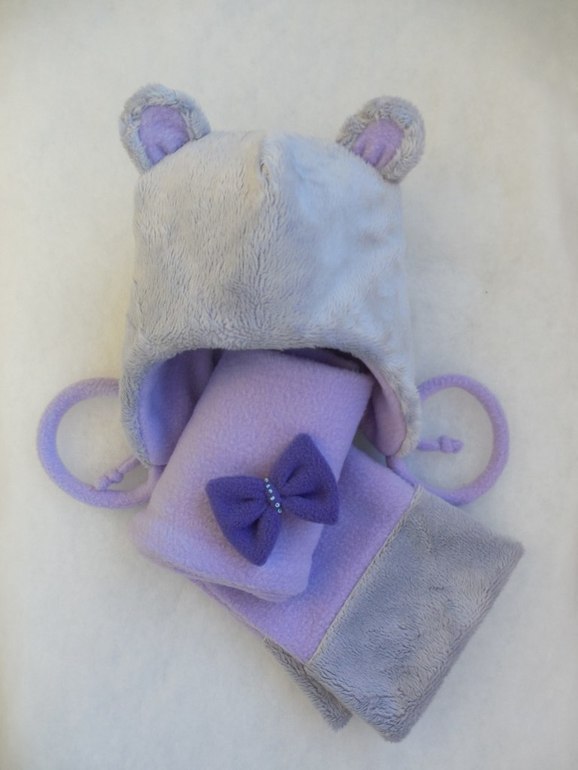 Очень много шапочек!)