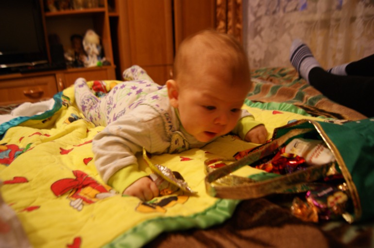 как мы Едим конфеты))