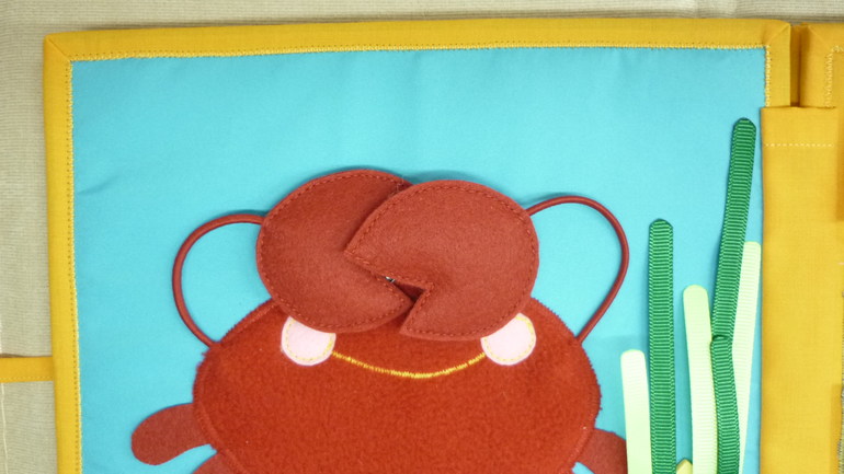 Яркая развивающая книжка!