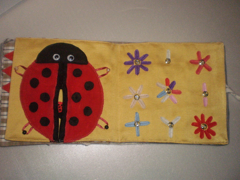 Книжка из фетра и хлопка №2