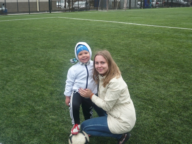 посоветуйте как лучше!?с челкой или без? каре или нет!???