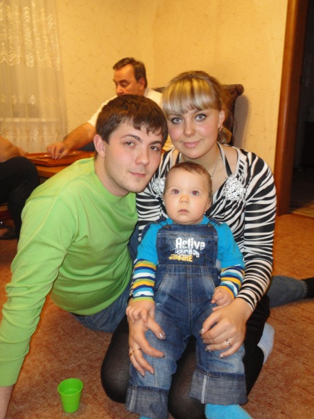 посоветуйте как лучше!?с челкой или без? каре или нет!???