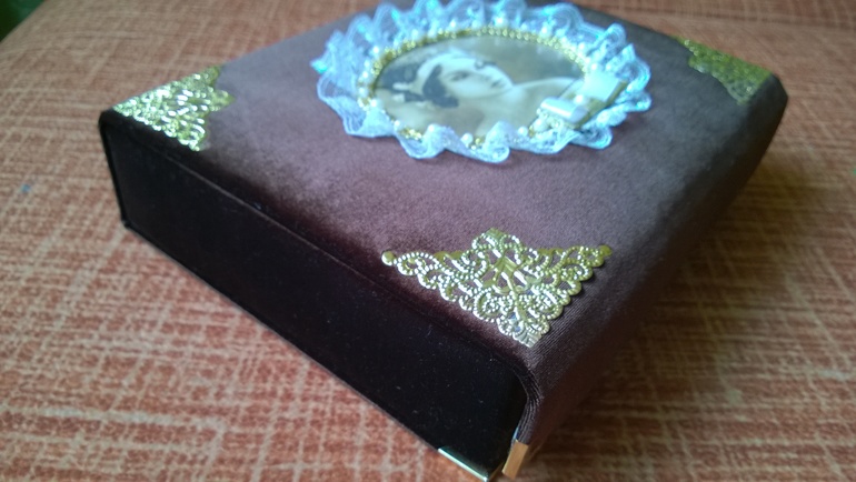 Шкатулка для ювелирных украшений