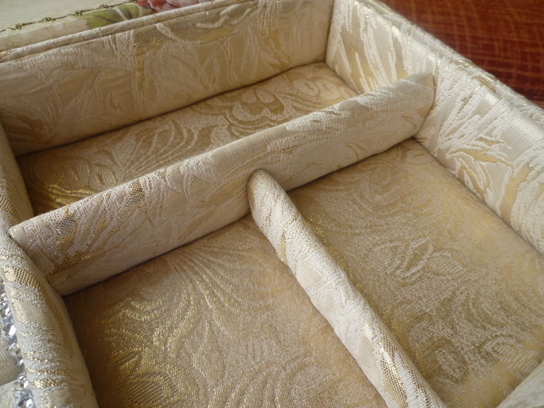 ---------------шкатулка для ювелирных украшений--------------