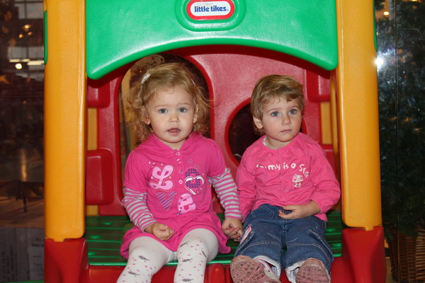 Фото-история двух подружек- Даши и Кристины