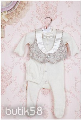 стоит ли покупать такой костюм на выписку?