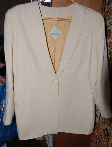 женские вещи, в основном 50-52, одно пальо 42-44. М. Савеловская