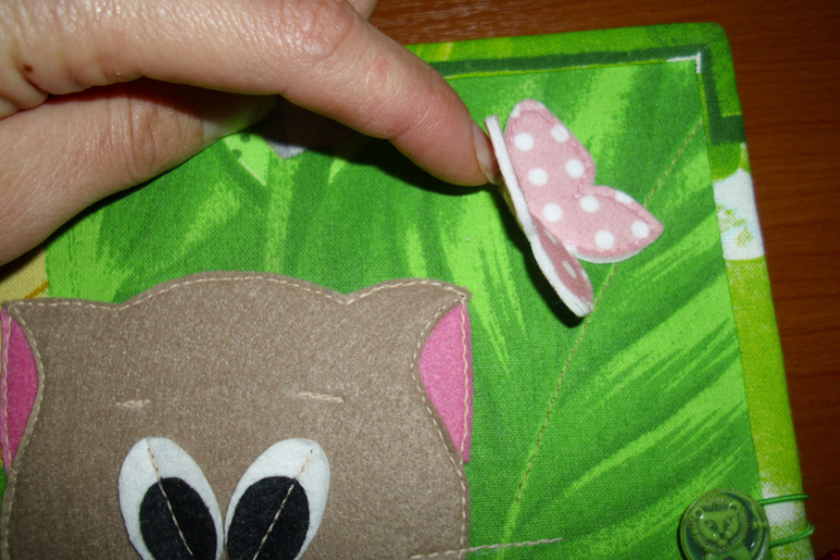 Развивающая книжка с котиком