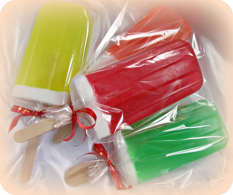 Мороженое. Угощайтесь.