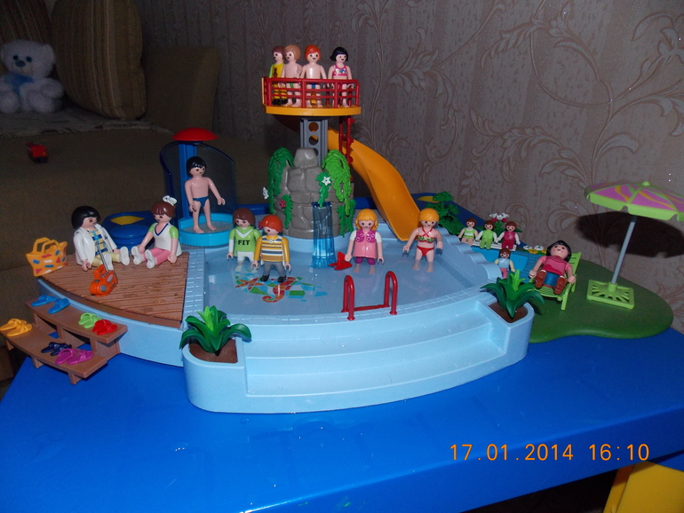 Игрушки, которые дочуне принес Дедушка Мороз!!!