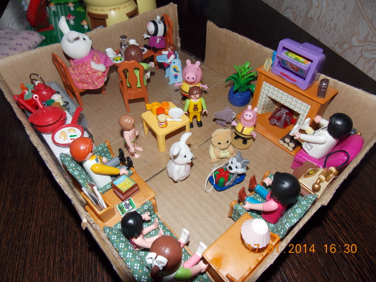 Игрушки, которые дочуне принес Дедушка Мороз!!!