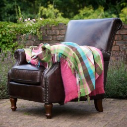 Яркие теплые пледы из Ирландии- лучшее украшение любой гостинной!!