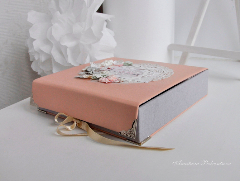 Шкатулка для маминых сокровищ и блокнот.